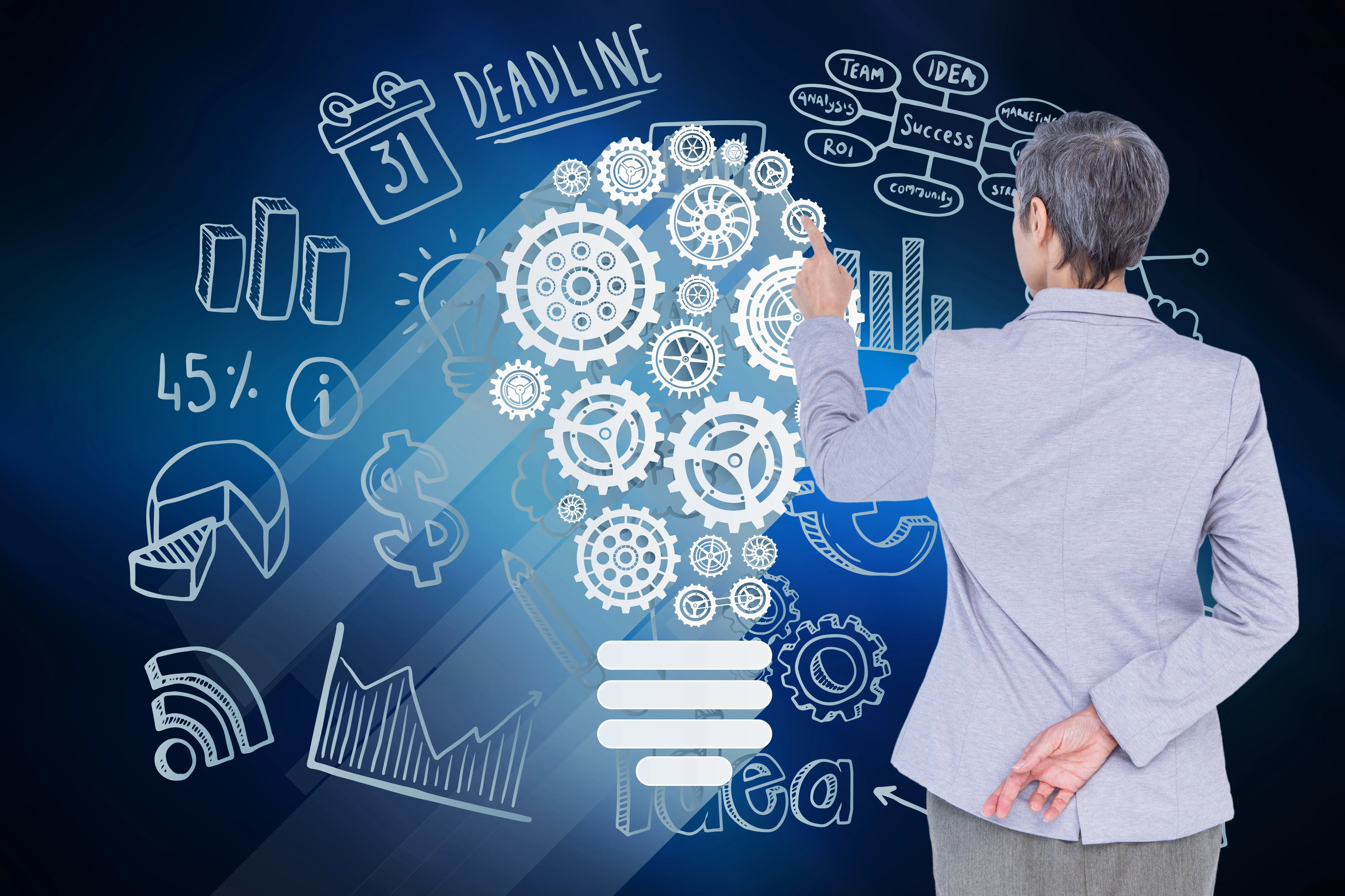 Docente en Colombia comparando Maestrías Virtuales en Educación: Innovación Educativa, TICs y Gestión Educativa en modalidad 100% online